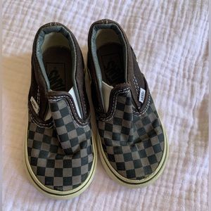 Black checkered toddler vans size 7